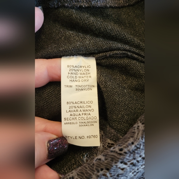 NWOT Mur Mur Poncho Style Top with Hood - Size L - Picture 8 of 8